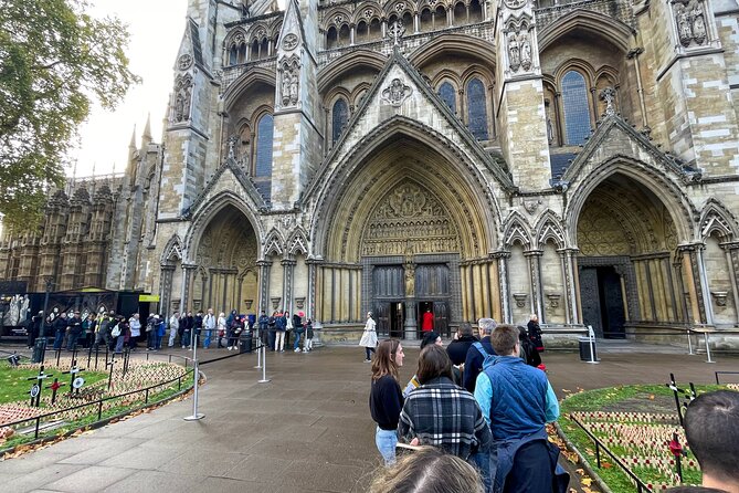 London Tour: Changing of the Guard, Westminster Abbey & Tower - Westminster Abbey: royal ceremony in a living church