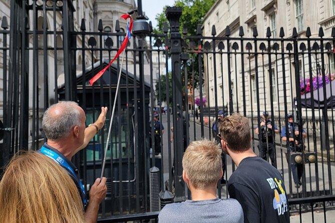 London Tour: Changing of the Guard, Westminster Abbey & Tower - Buckingham Palace and the Guard ceremony
