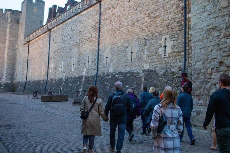 London: Tower of London After Hours Tour and Key Ceremony - How the small group affects the experience