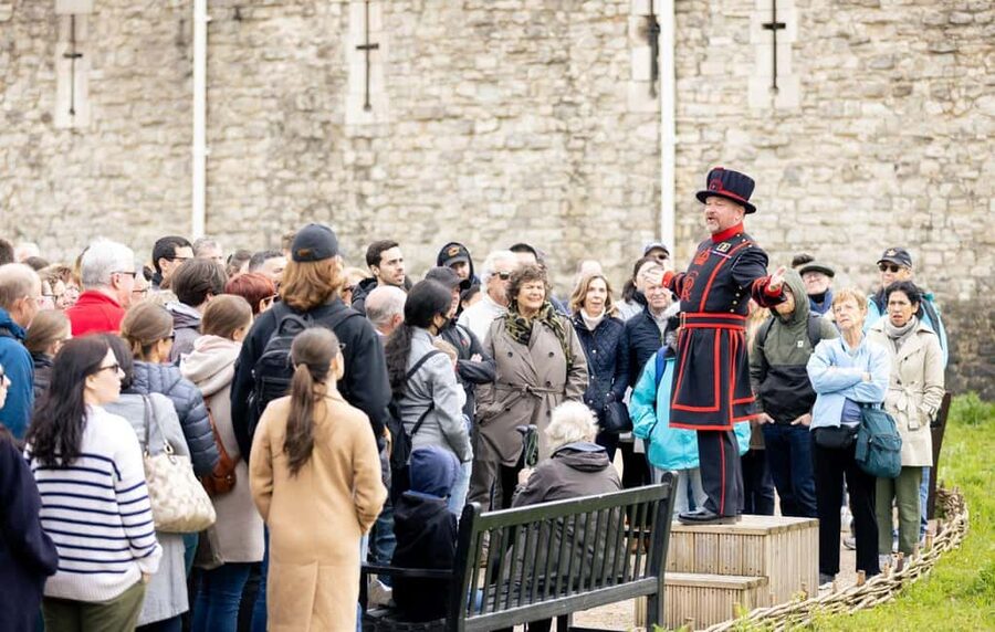 London: Tower of London & Changing of the Guard Experience - Taking the 30-minute Thames shuttle