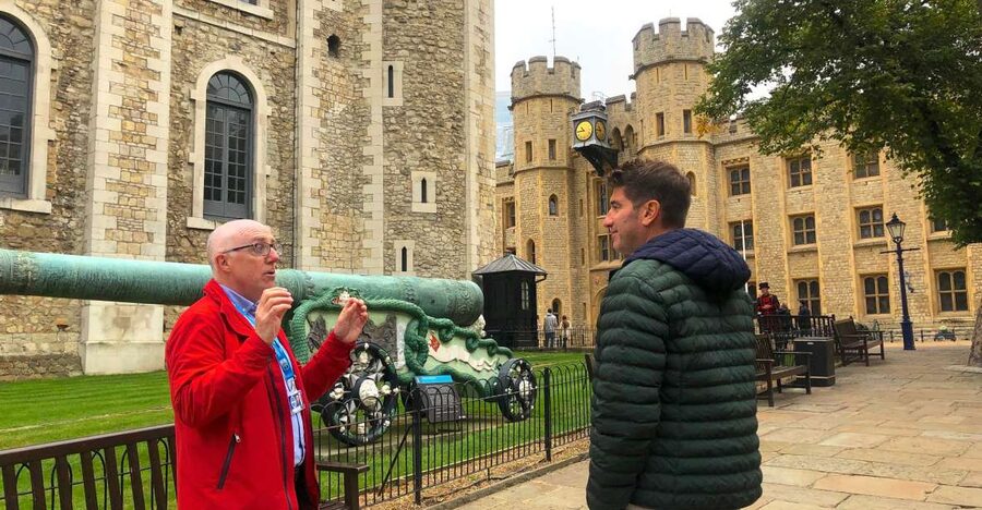 London: Tower of London Guided Tour with Boat Ride - Seeing London from the River Thames