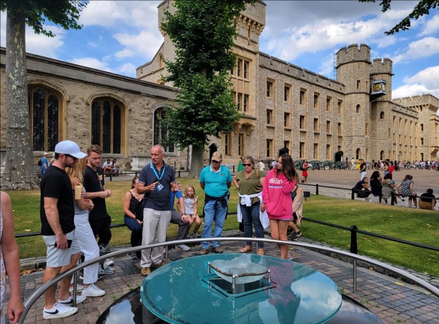 London: Tower of London Guided Tour with Boat Ride - The full-day choice: Westminster Abbey and the guard ceremony