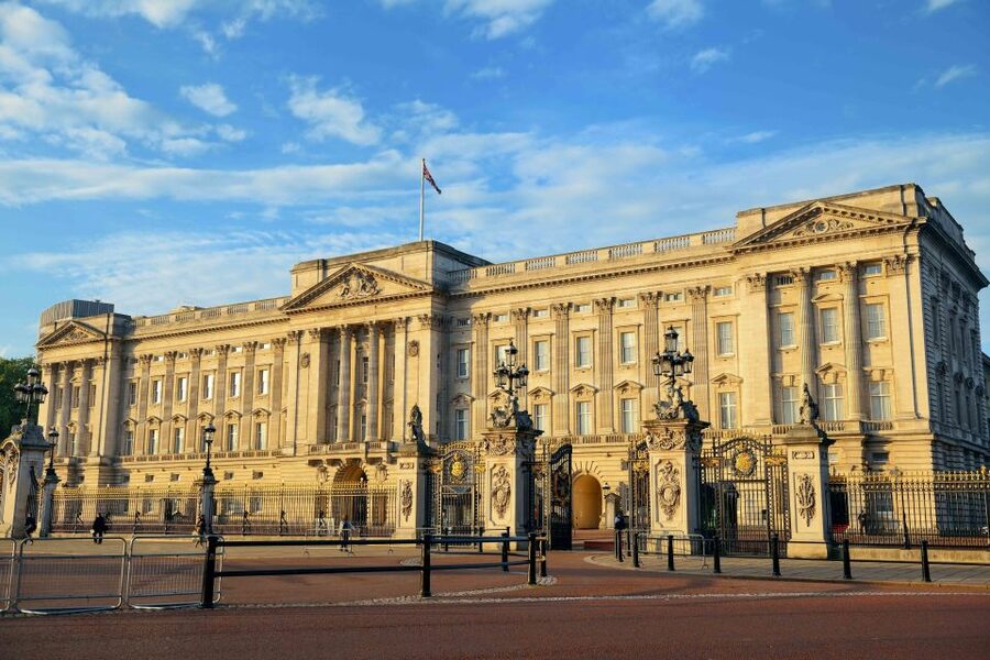 London: Vintage Bus Tour and London Eye Ticket - The Thames boat ride changes the view