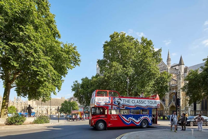 London Vintage Bus Tour: Live Comedy Sightseeing Show - A Routemaster ride with a theatre-show twist