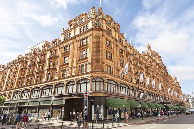 London Vintage Bus Tour with Cream Tea at Harrods - The 45-minute Thames cruise changes the view