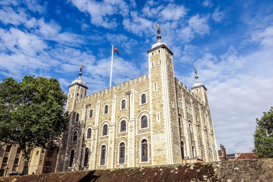 London: VIP Tower of London & Tower Bridge Early-Access Tour - Exploring the White Tower and fortress grounds