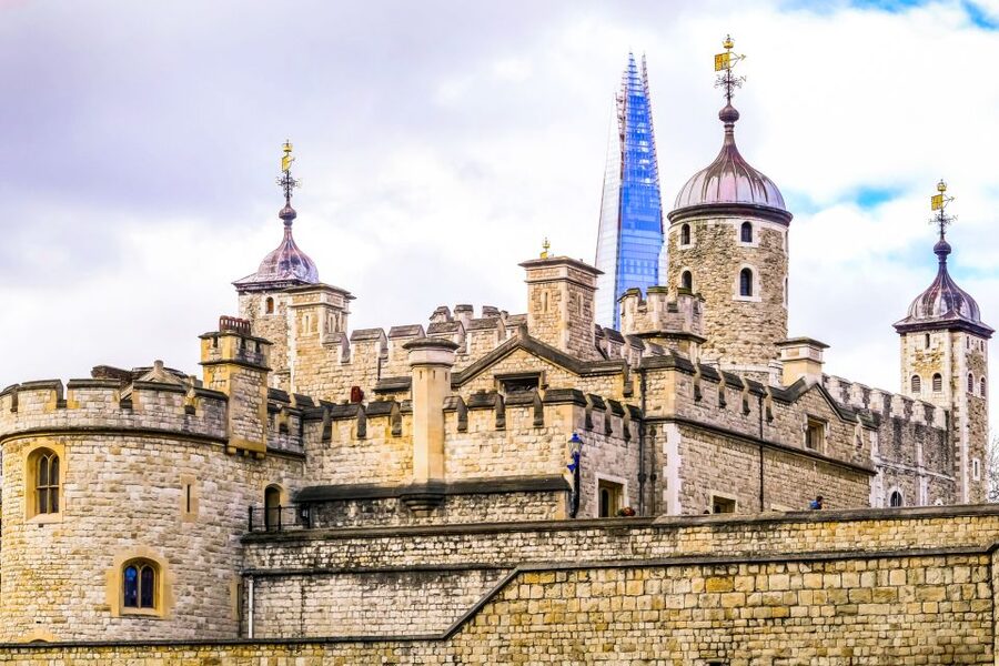 London: VIP Tower of London & Tower Bridge Early-Access Tour - Walking from the Tower to Tower Bridge
