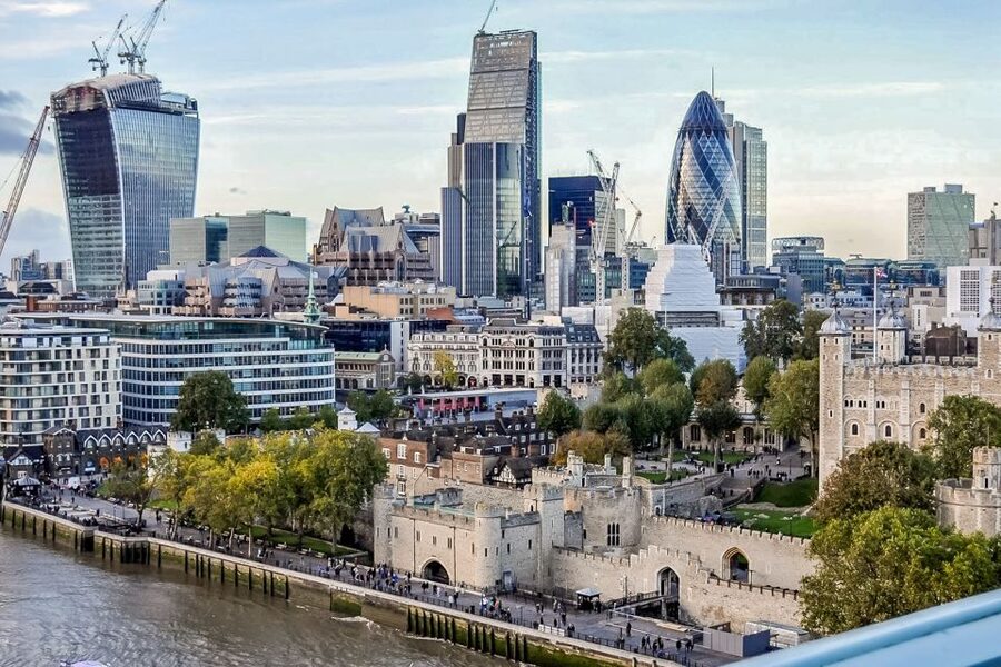 London: VIP Tower of London & Tower Bridge Early-Access Tour - The Victorian Engine Rooms
