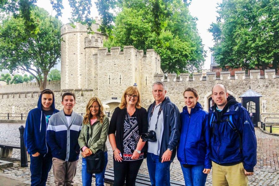 London: VIP Tower of London & Tower Bridge Early-Access Tour - What guides add to the experience