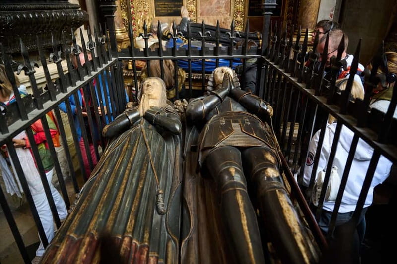 London: Westminster Abbey & Jubilee Galleries Guided Tour - Entering Westminster Abbey without the long ticket queue