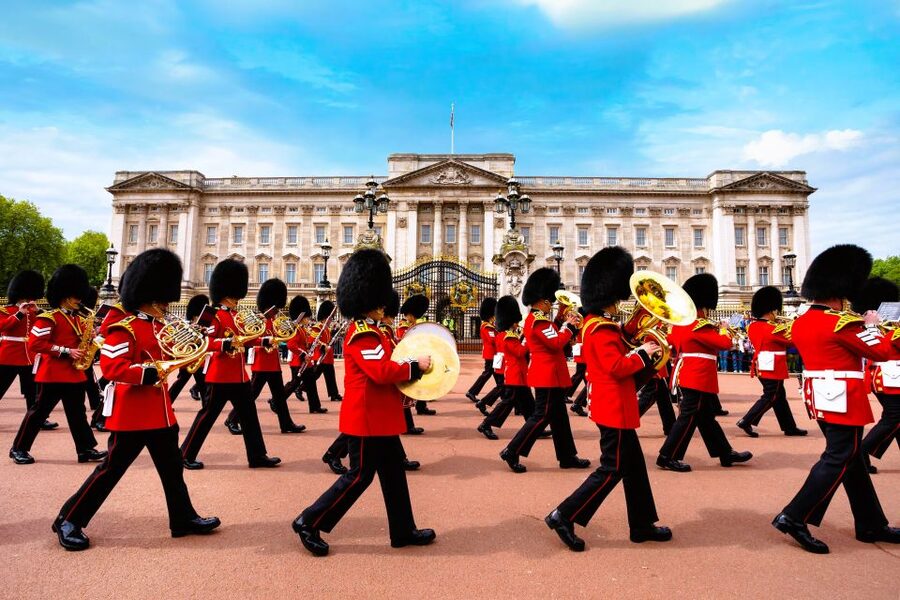 London: Westminster Abbey Priority Access & Guided City Tour - Starting in Green Park with London’s royal story