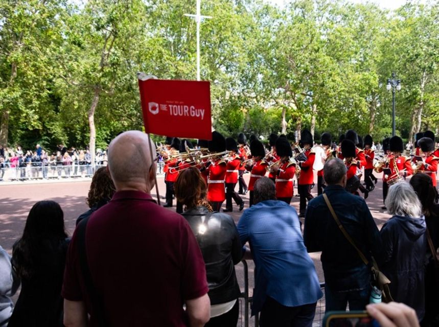 London: Westminster Abbey, Tower of London and Boat Tour - How the guides shape the experience