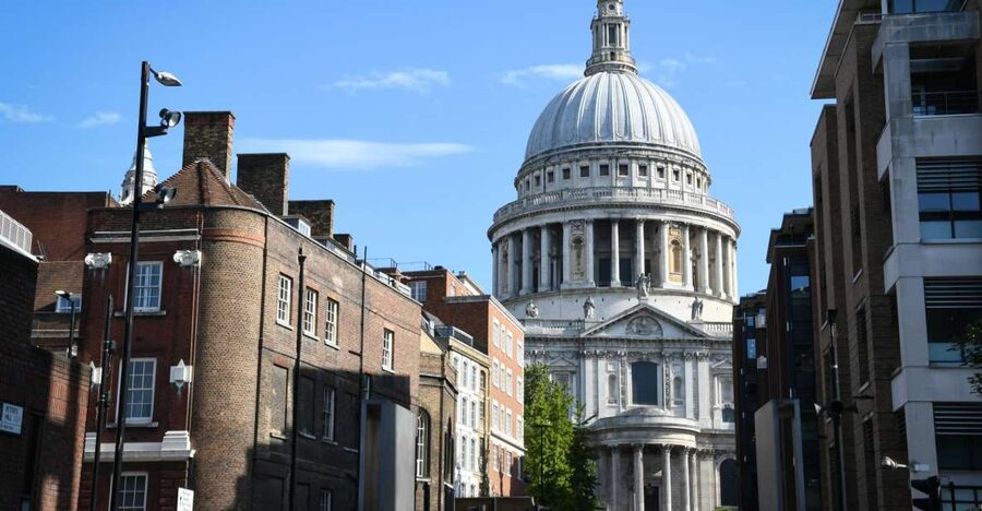 London: Westminster Walking Tour & St Paul's Cathedral Entry - Trafalgar Square and the route through central London