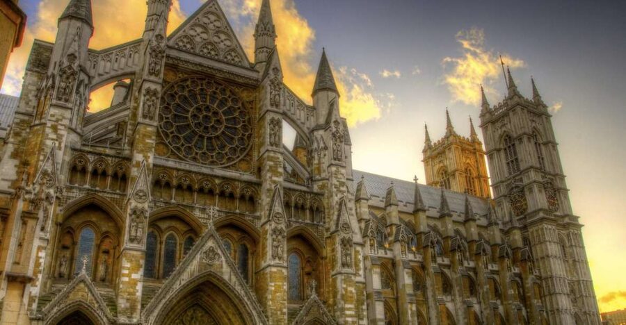 London: Westminster Walking Tour & Westminster Abbey Visit - What the guides add to the day