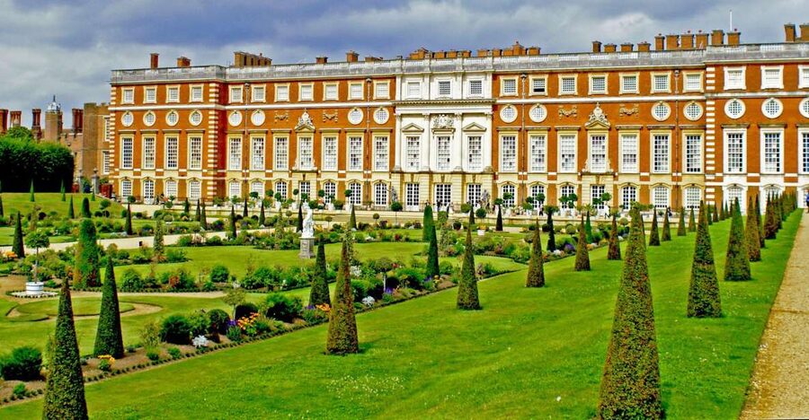 London: Windsor Castle & Henry VIII's Hampton Court Palace - Key points at a glance