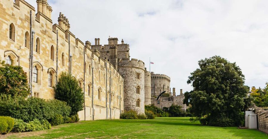 London: Windsor Castle, Stonehenge & Bath Full-Day Tour - Bath, Georgian streets, and Roman Britain