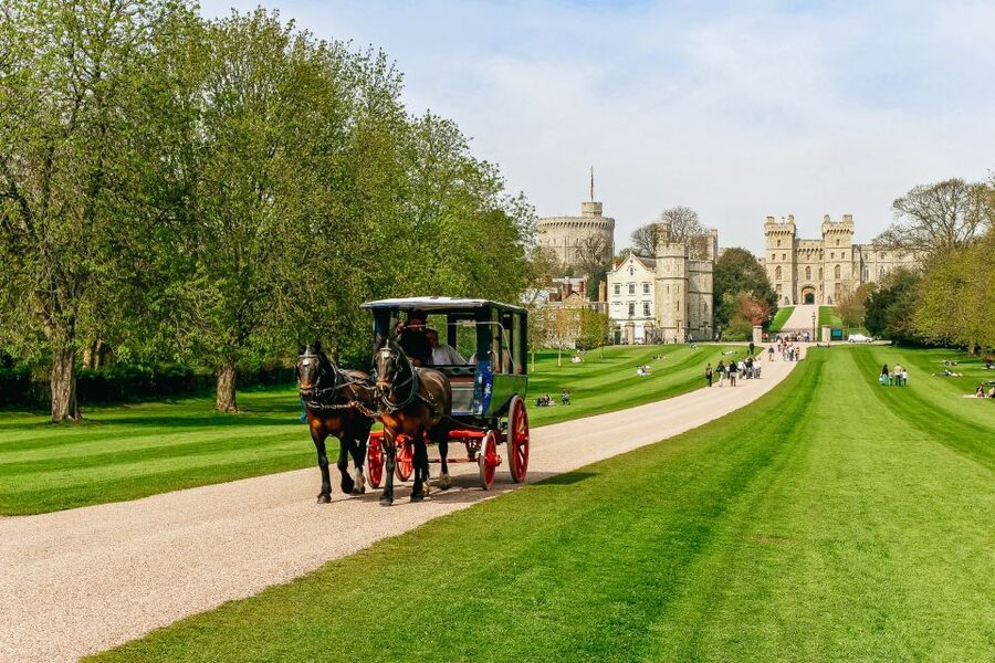 London: Windsor, Stonehenge, Bath, and Roman Baths Day Trip - Windsor Castle and its royal interiors