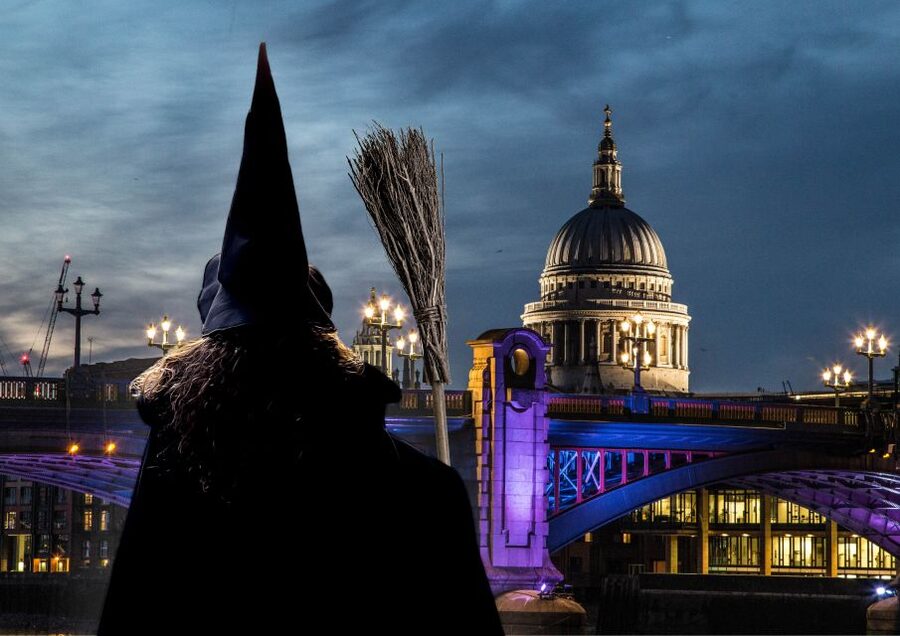 London: Witches and History Bankside Walking Tour - Why the Costumed Guides Matter