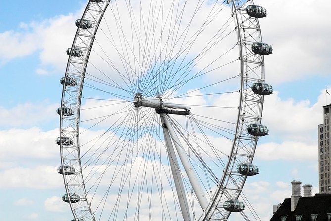 Lunch River Cruise on the Thames with 2-Course Meal - Westminster and the turning point