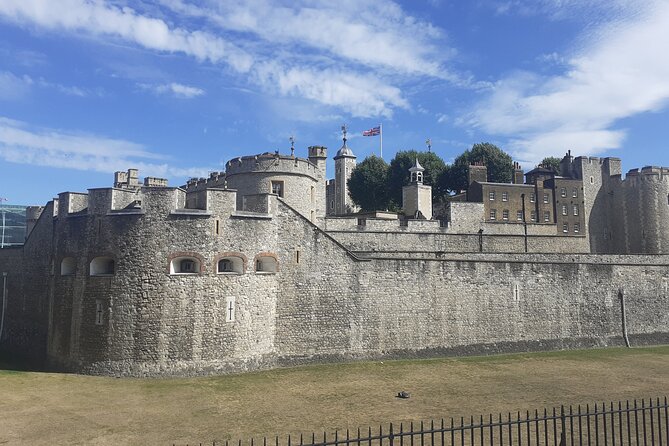 Medieval History Walking Tour from The Tower of London - Millennium Bridge to Christopher Wren’s St. Paul’s