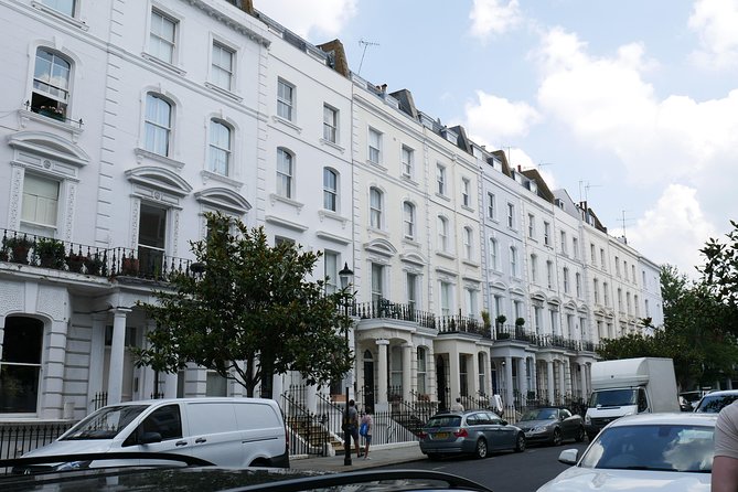Notting Hill Walking Tour for Small Groups - The Travel Bookshop and the blue-door connection