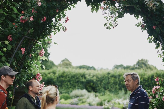 Notting Hill Walking Tour with Cream Tea - What the guide can add to the experience