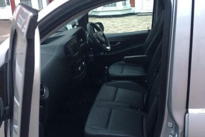 One Way Taxi Transfer from London to Gatwick Airport