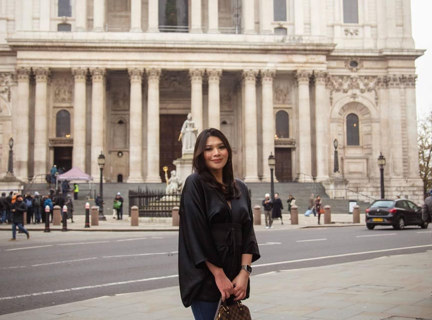 Photoshoot at Notting hill,Covent Garden,St Paul Cathedral - Is $168 good value for your group?