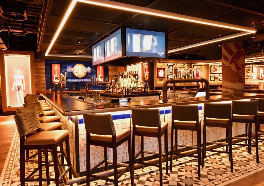 Picadilly Circus: Hard Rock Cafe Set Menu Lunch or Dinner - Service, Atmosphere, and Birthday Extras