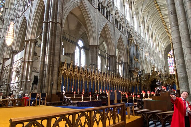 Priority Access Tour of Westminster Abbey with London Eye option - Crowds, sound, and the challenge of hearing the guide
