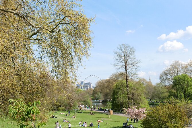 Private Bike or eBike Gold Classic Tour London - St. James’s Park and Buckingham Palace