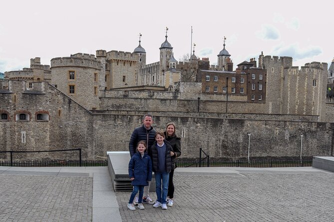 Private Classic London Taxi Tour - The Monument, London Bridge, and the city’s beginnings