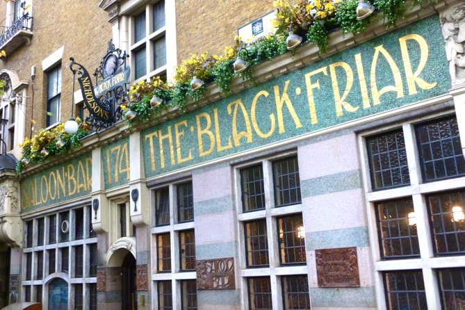 Private Group: Historical Pub Walking Tour of London - City boundaries, court gossip, and London’s old institutions