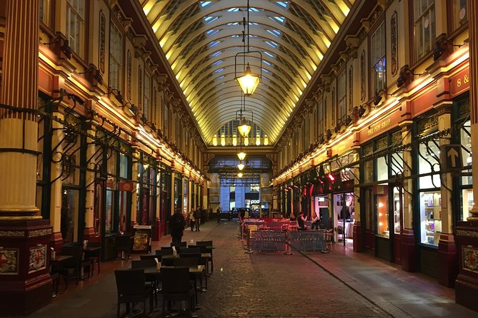 Private Guided and Chauffeured Tour of London - Westminster Abbey and the Churchill War Rooms