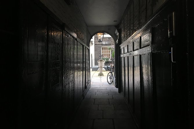 Private Guided and Chauffeured Tour of London - Greenwich and the eastern side of London