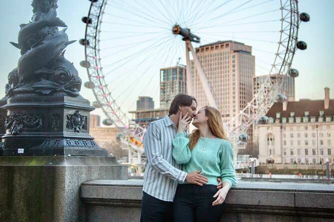 Private landmarks photoshoot for families and couples - What the photographer does for camera-shy people