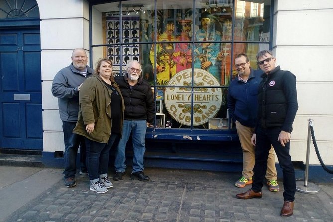 Private London Beatlemania Tour in an Iconic Black Cab - Buckingham Palace and Leicester Square
