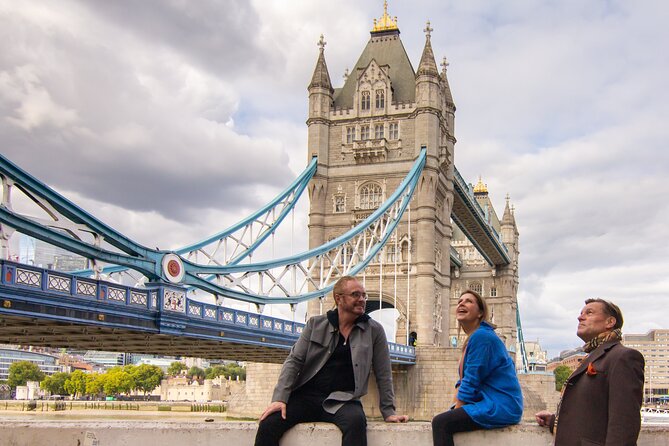 Private London Day Tour with a Local: Custom Highlights & Gems - What the guides bring to the day