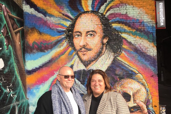 Private London Highlights Tour with Experienced Guide in Taxi - Trafalgar Square, Piccadilly, and the city’s public theater