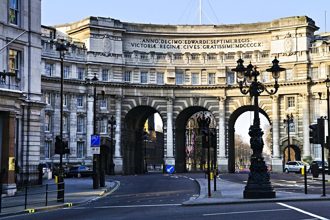 Private Tour: Black Taxi Tour of London - The commentary is the real reason to book
