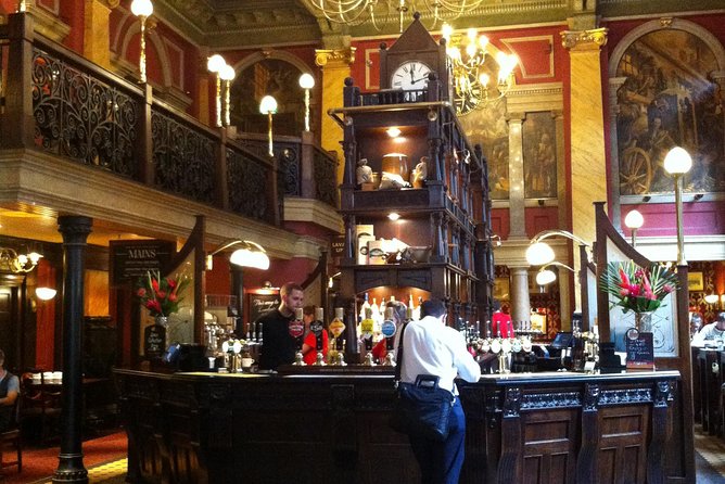 Private Tour of London's Historic Pubs - How the beer tasting works
