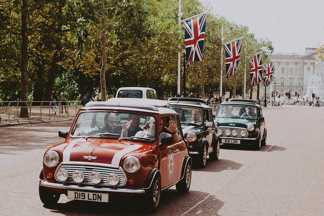 Private Tour of London's Landmarks in a Classic Car - Buckingham Palace and the royal residence