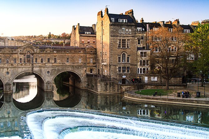 Private Tour to Stonehenge, Bath and The Cotswolds - Choosing Castle Combe or Lacock