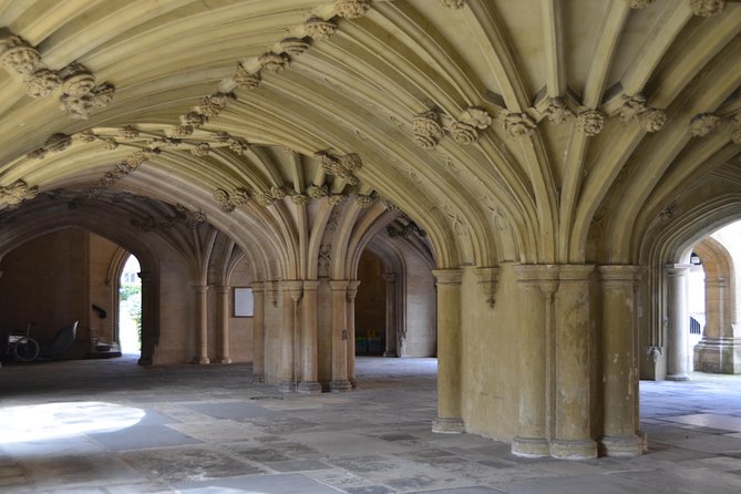 Private Tour: Traditional Black Cab Tour of London's Hidden Treasures - Starting at your hotel and crossing central London