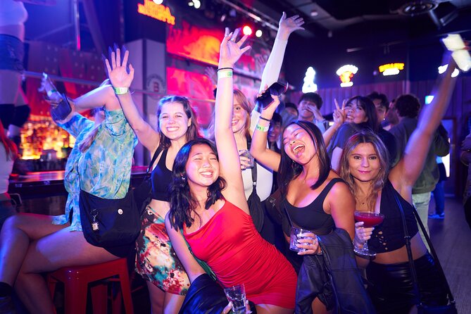 Pub Crawl of Central London - Club atmosphere instead of old London character