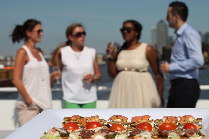 River Thames Evening Cruise with Sparkling wine and Canapés - Why London looks different from the Thames at dusk