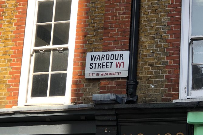 Rock and Roll Walking Tour of Soho London - What the guide adds to the walk