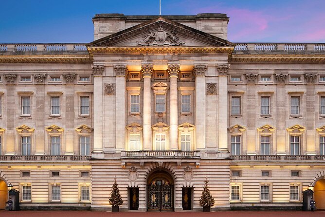 Royal London Guided Tour with Changing of the Guard - Victoria Coach Station and the morning departure