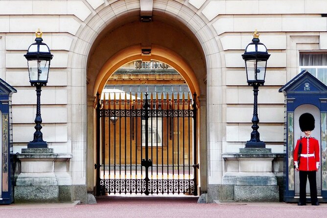 Royal London Guided Tour with Changing of the Guard - Changing of the Guard at Buckingham Palace