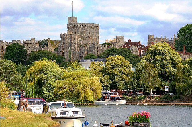 Royal Windsor & Stonehenge Private Tour - The private guide makes the difference